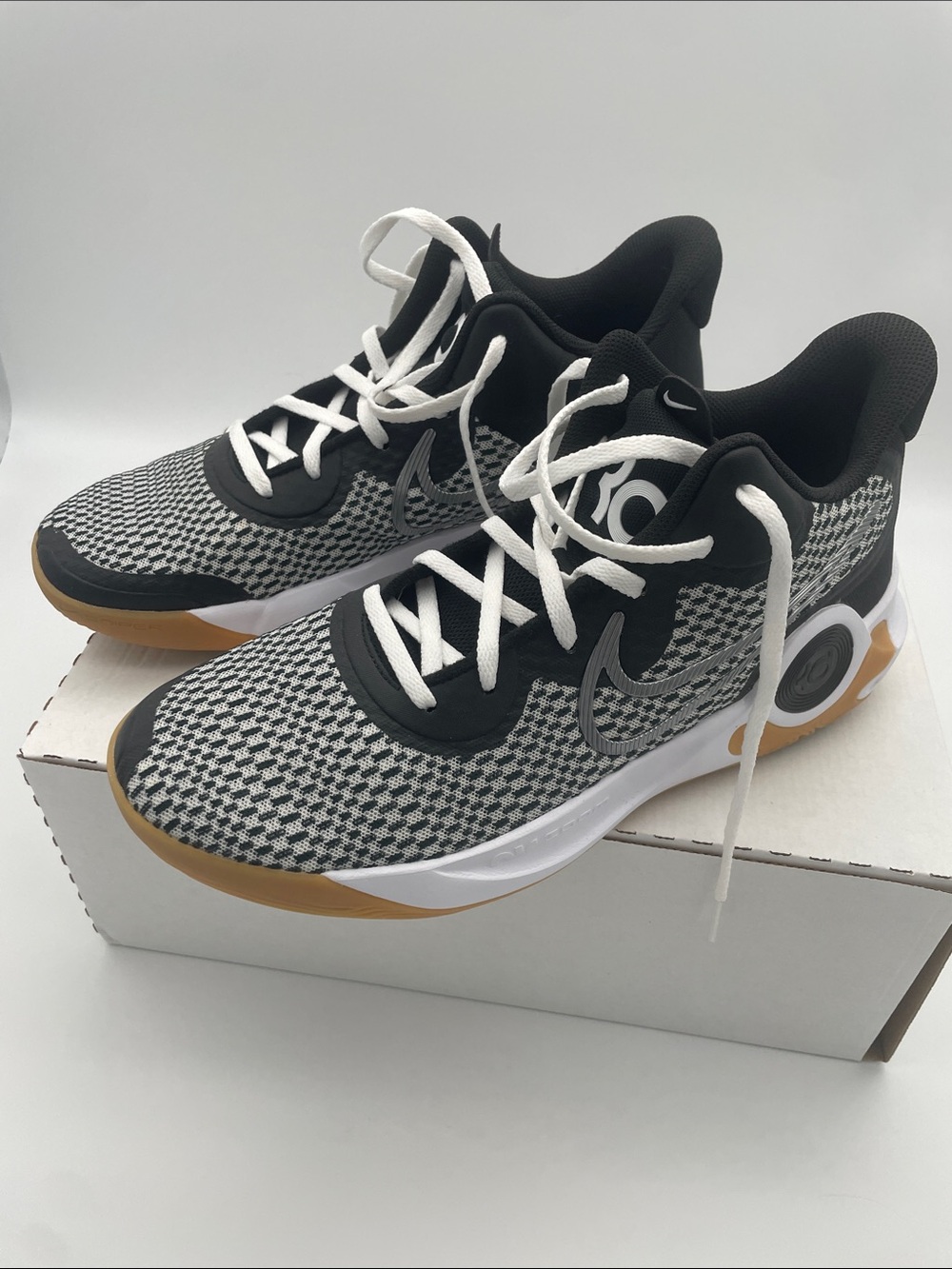 Nike Men’s KD Trey Basketball Sneakers cw3400-006 Like New